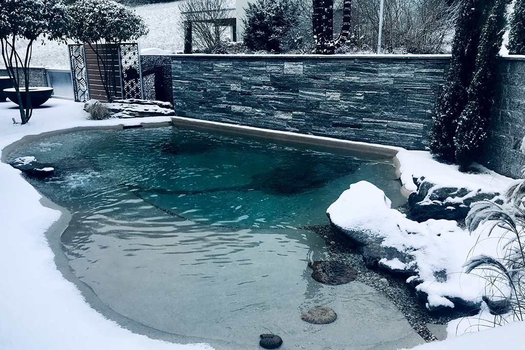 Beheiztes Bio Pool im Winter